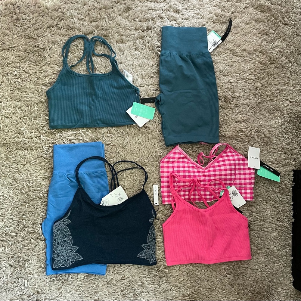 NWT Bundle F21 sports bras and bike shorts sz M / L
